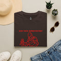 Kneeling Knight T‑Shirt – "Kur tava mērķtiecība?" Red Line Art Medieval Fantasy Tee